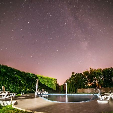 Villa Via Bečej Esterno foto