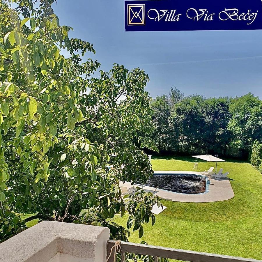 Villa Via Bečej Esterno foto