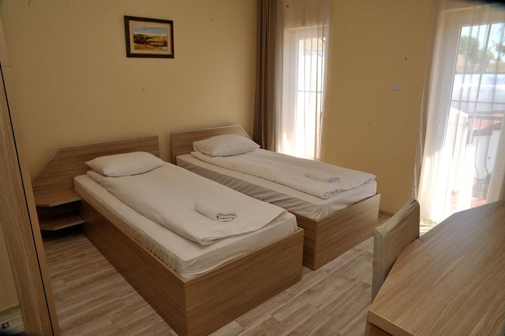 Villa Via Bečej Esterno foto